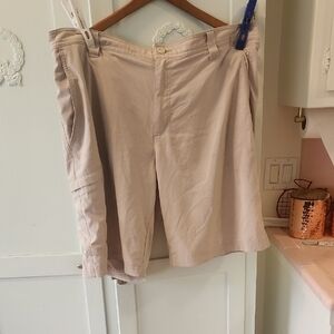 38 W 10 L- Columbia Men's Light Tan Cargo Shorts